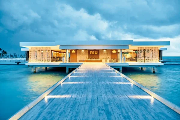 Maldivi, RIU Atoll 4*